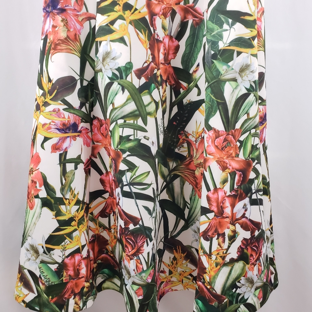 T Tahari Fit & Flare Floral Dress - Picture 3 of 8